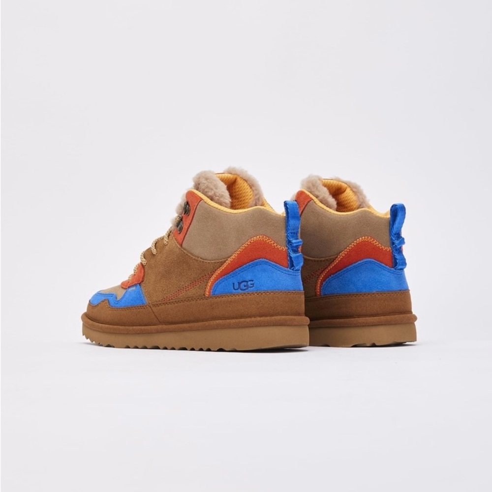 UGG Highland Hi Heritage Suede Hiking Sneaker Kid's Sizes Classic Chestnut 2Y/3Y - Picture 4 of 9